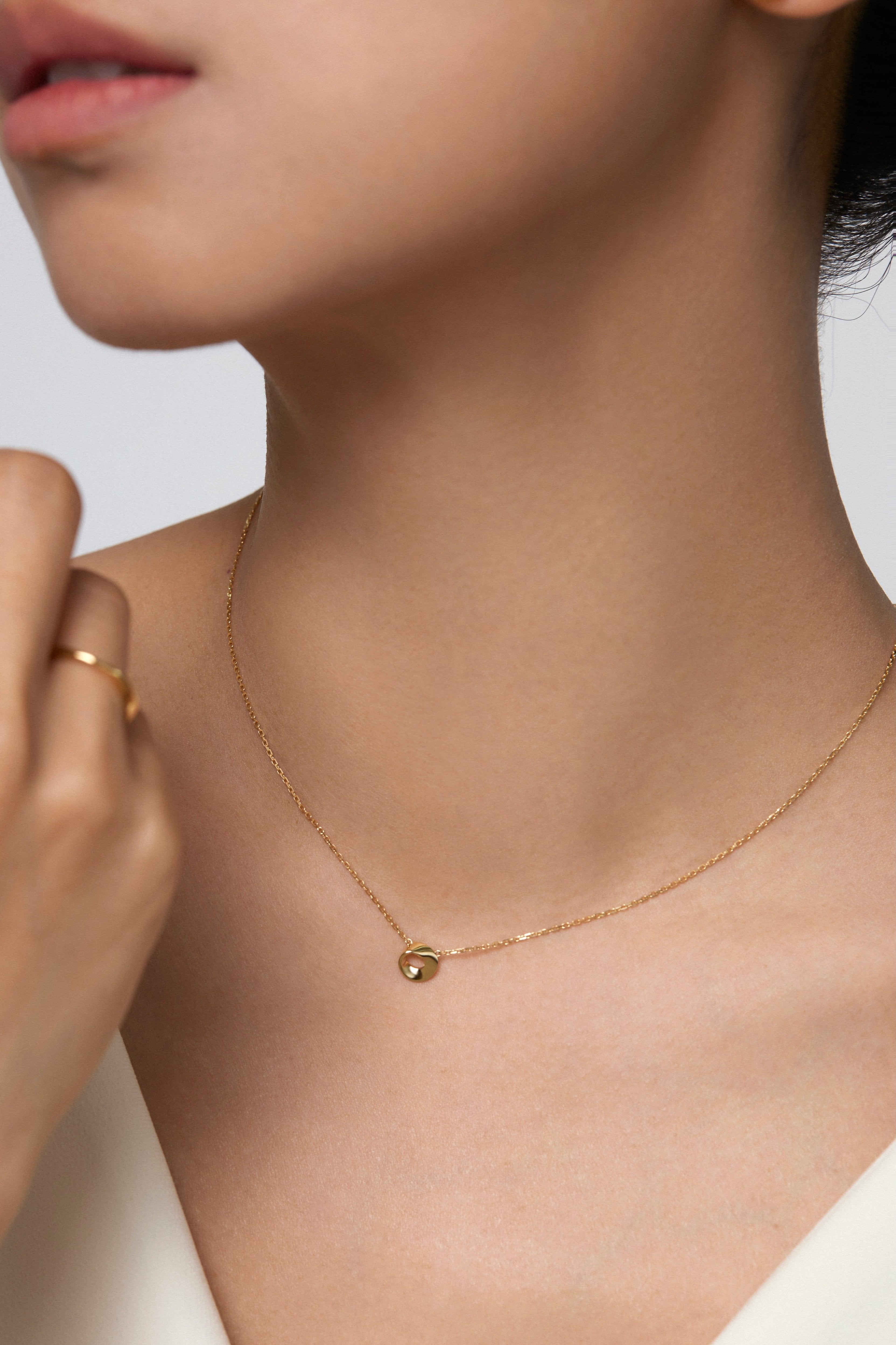 The Möbius Necklace - Small - 18K Solid Gold - YIN Fine Jewelry - Chinese Modern Gold Jewelry