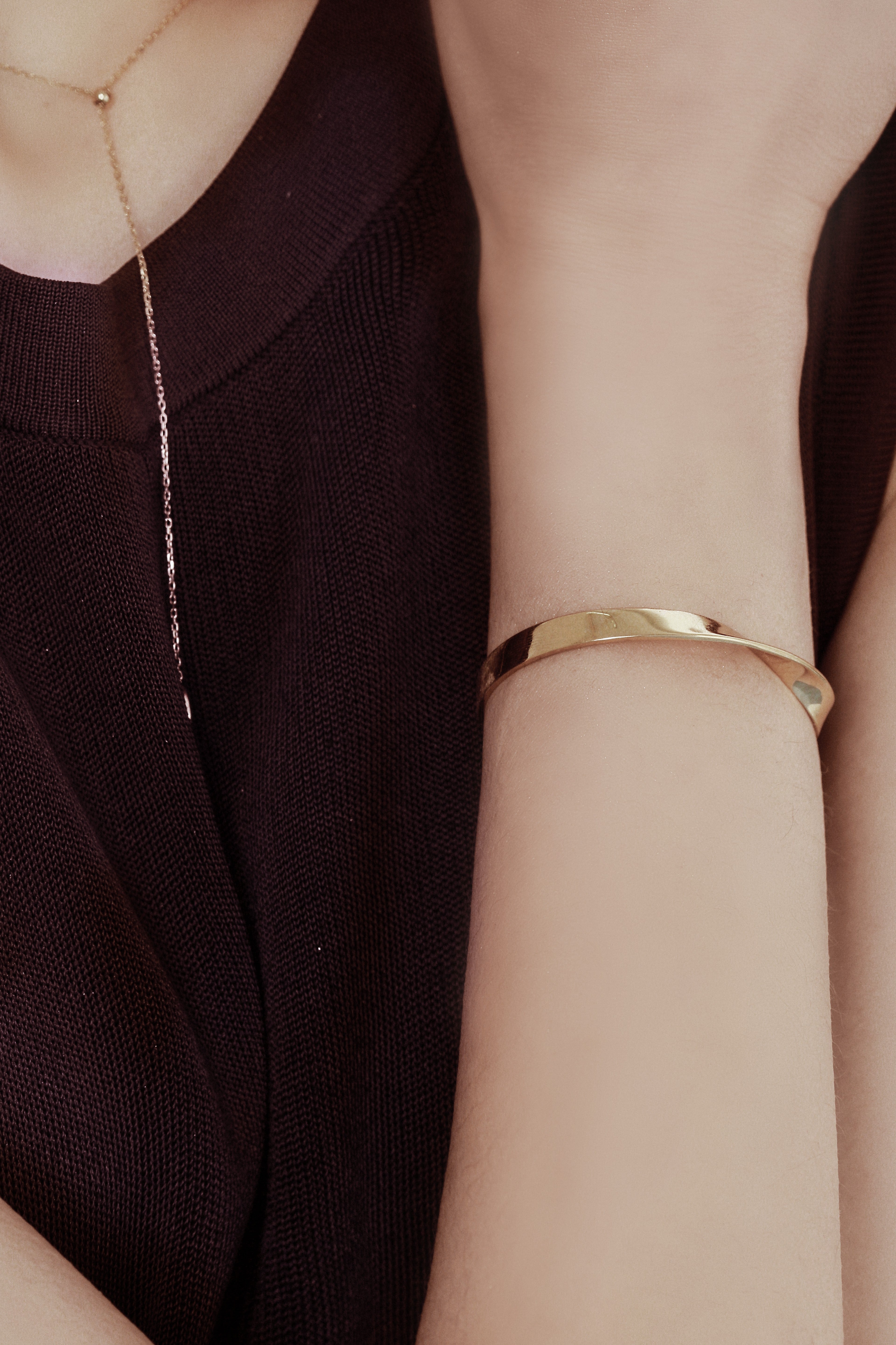 The Möbius Open Cuff Bangle - 18K Solid Gold - YIN Fine Jewelry - Chinese Modern Gold Jewelry