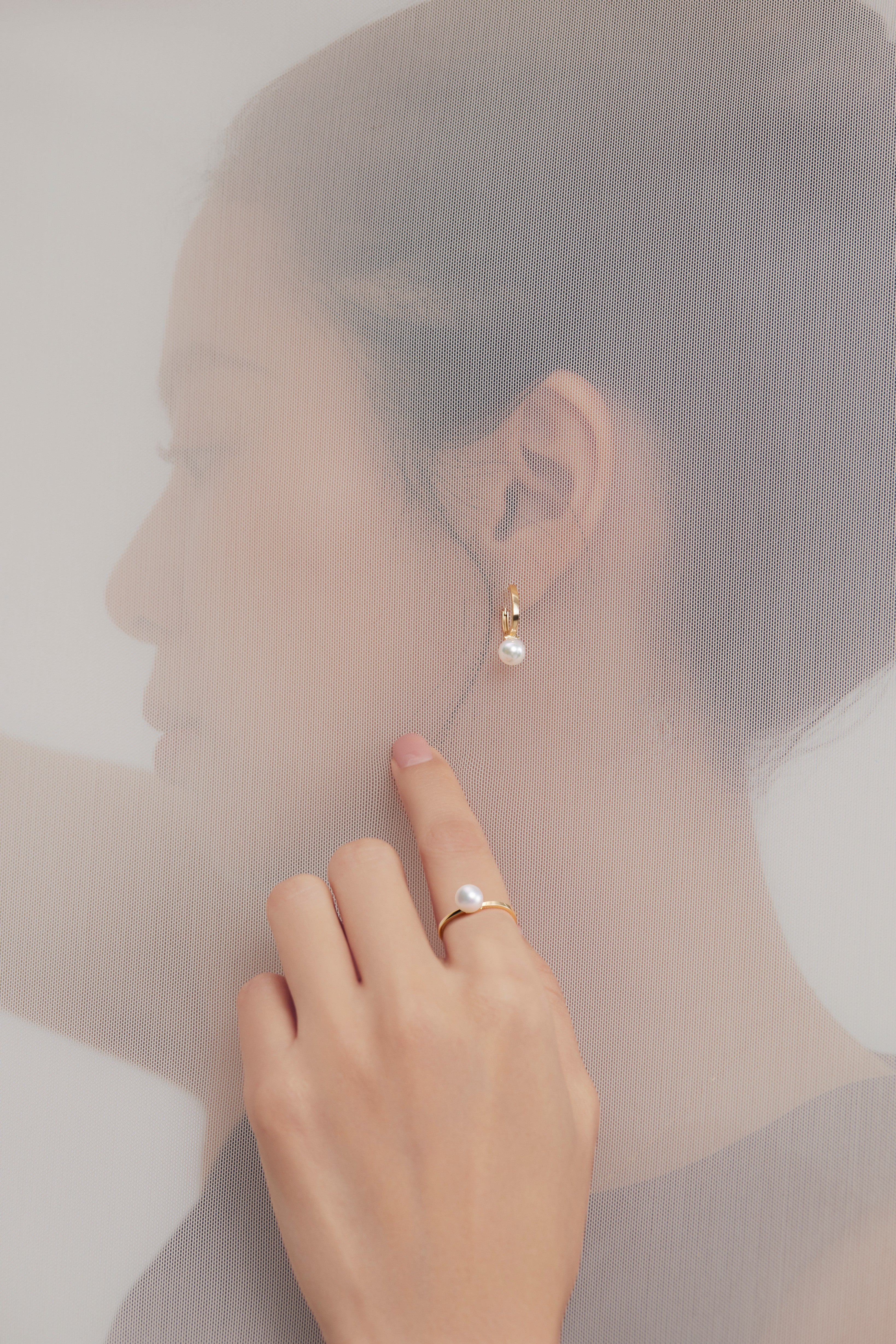 The Warm Pearl Akoya Pearl Hoop Earrings - 18K Solid Gold - YIN Fine Jewelry - Chinese Modern Gold Jewelry 