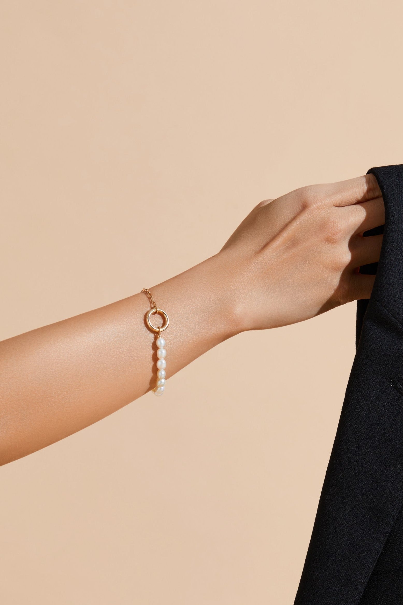 The Warm Pearl Half Pearl Half Chain Bracelet - 18K Solid Gold - YIN Fine Jewelry - Chinese Modern Gold Jewelry 
