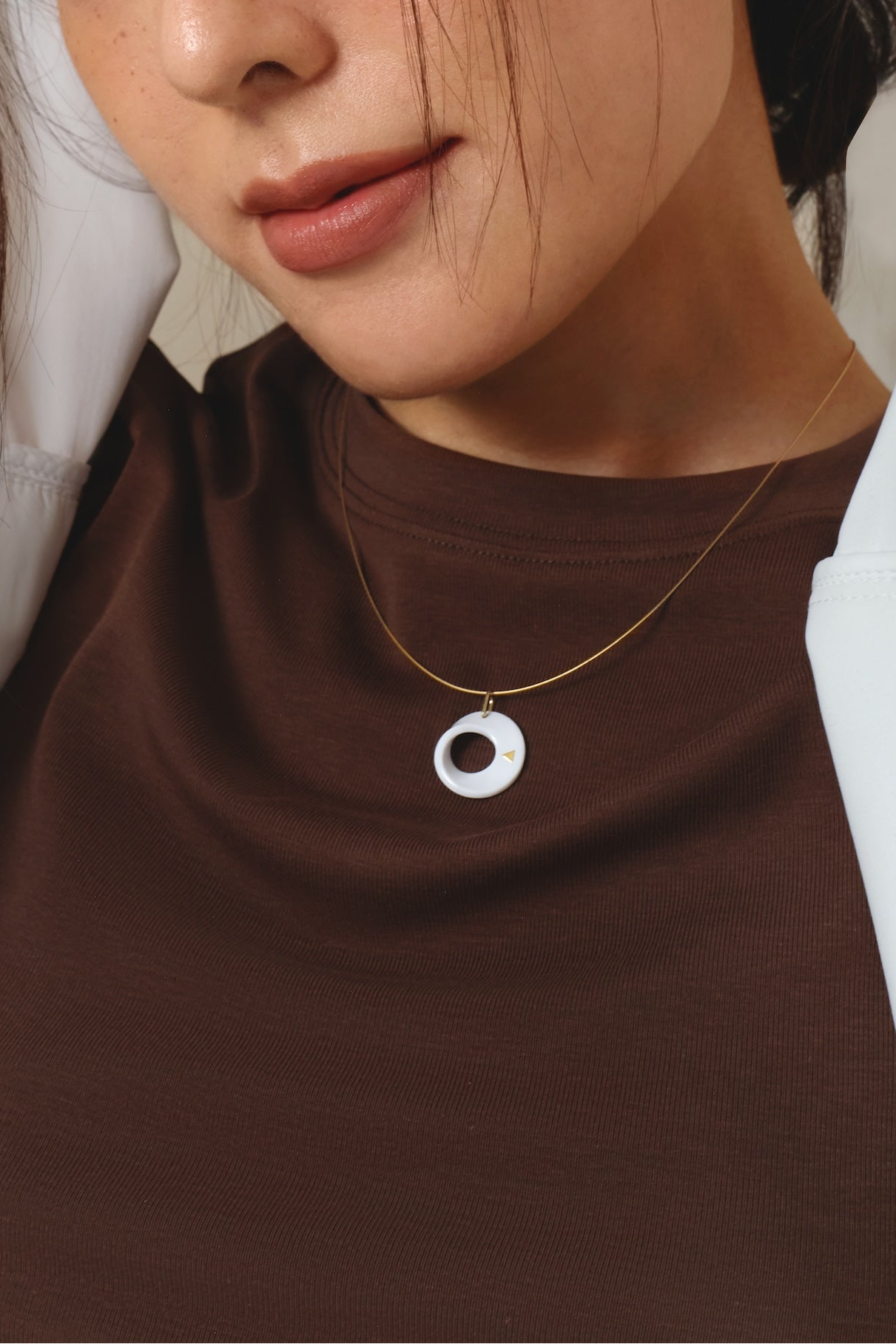 The Möbius High-Tech Ceramic Pendant Necklace - White