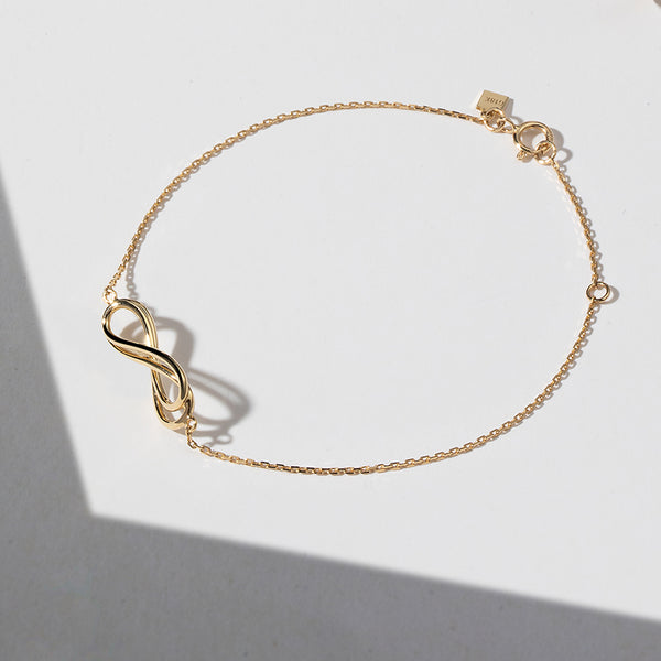 The Light and Shadow Chain Bracelet
